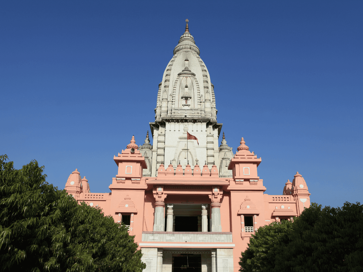 Kashi Darshan with Siddhi Tourism: A Spiritual Odyssey Through the Heart of Varanasi